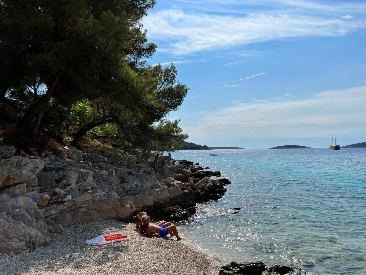Luxury Beachfront Villa Carlisa Ciovo Exterior photo
