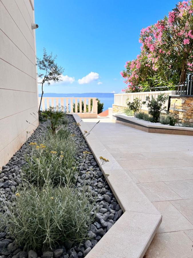 Luxury Beachfront Villa Carlisa Ciovo Exterior photo