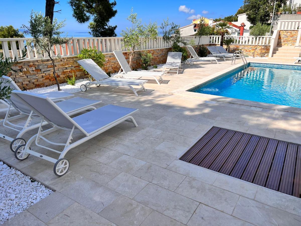 Luxury Beachfront Villa Carlisa Ciovo Exterior photo