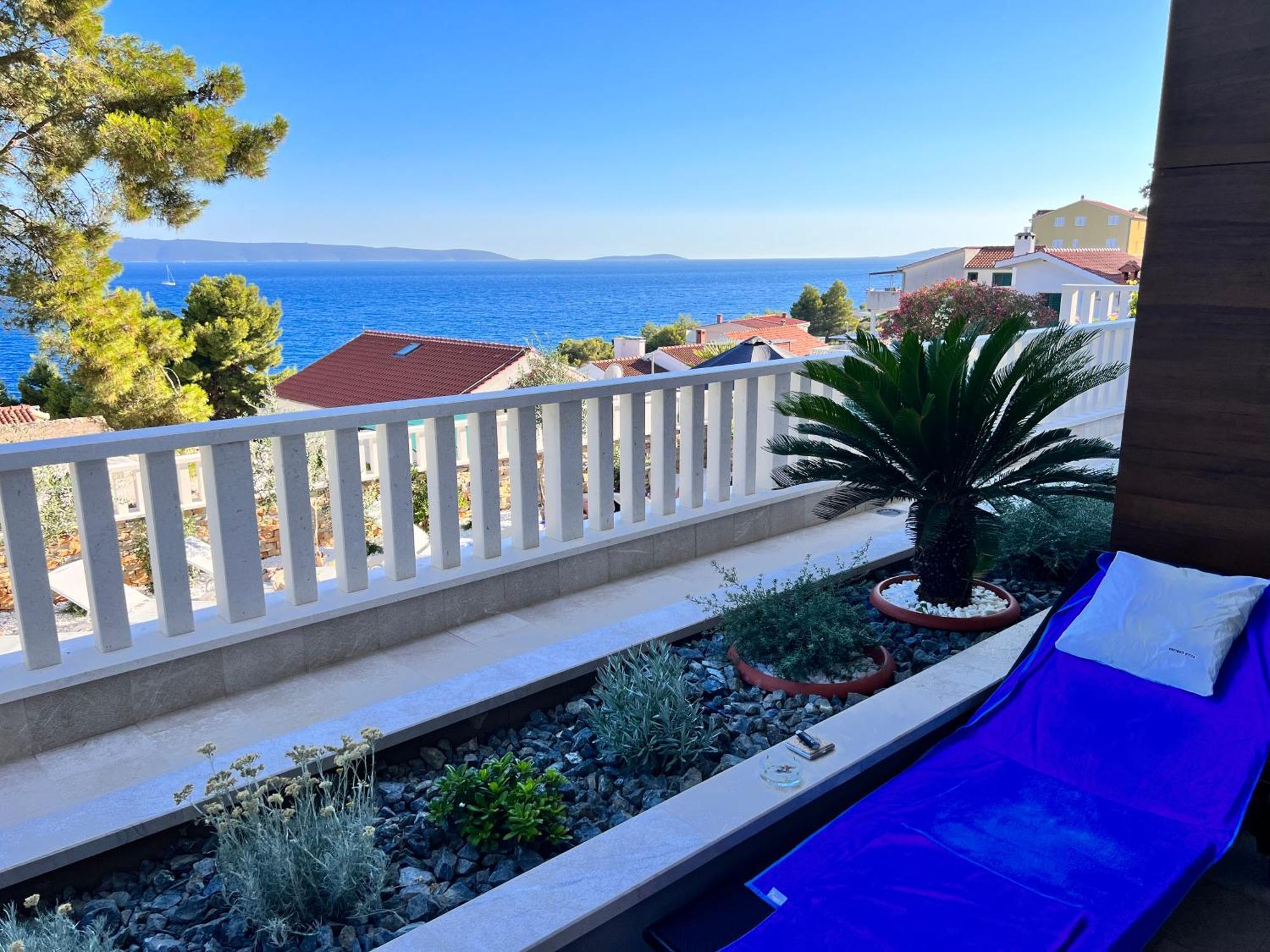 Luxury Beachfront Villa Carlisa Ciovo Exterior photo