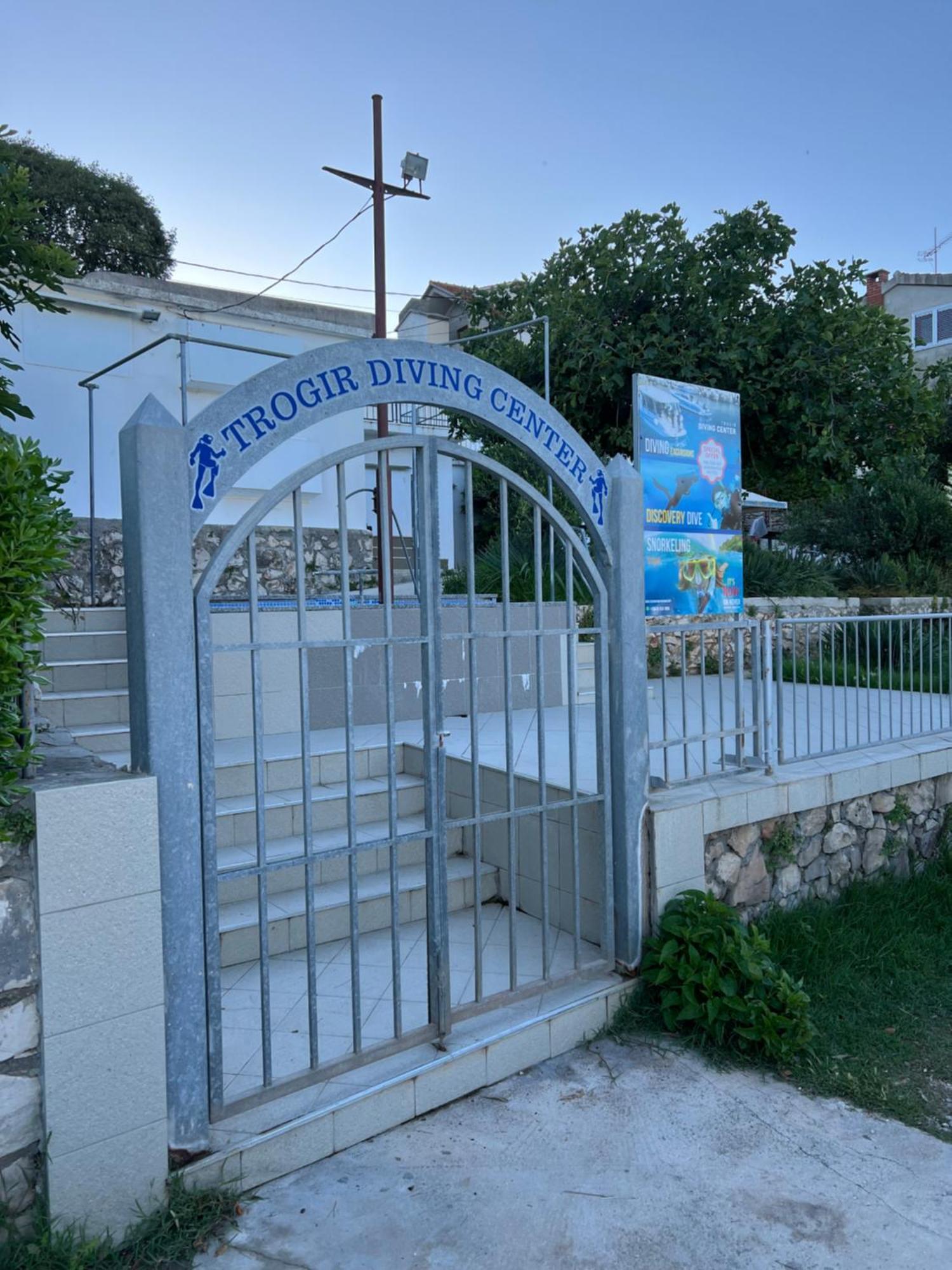 Luxury Beachfront Villa Carlisa Ciovo Exterior photo