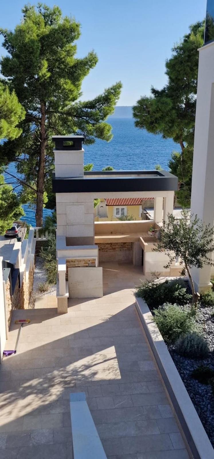 Luxury Beachfront Villa Carlisa Ciovo Exterior photo