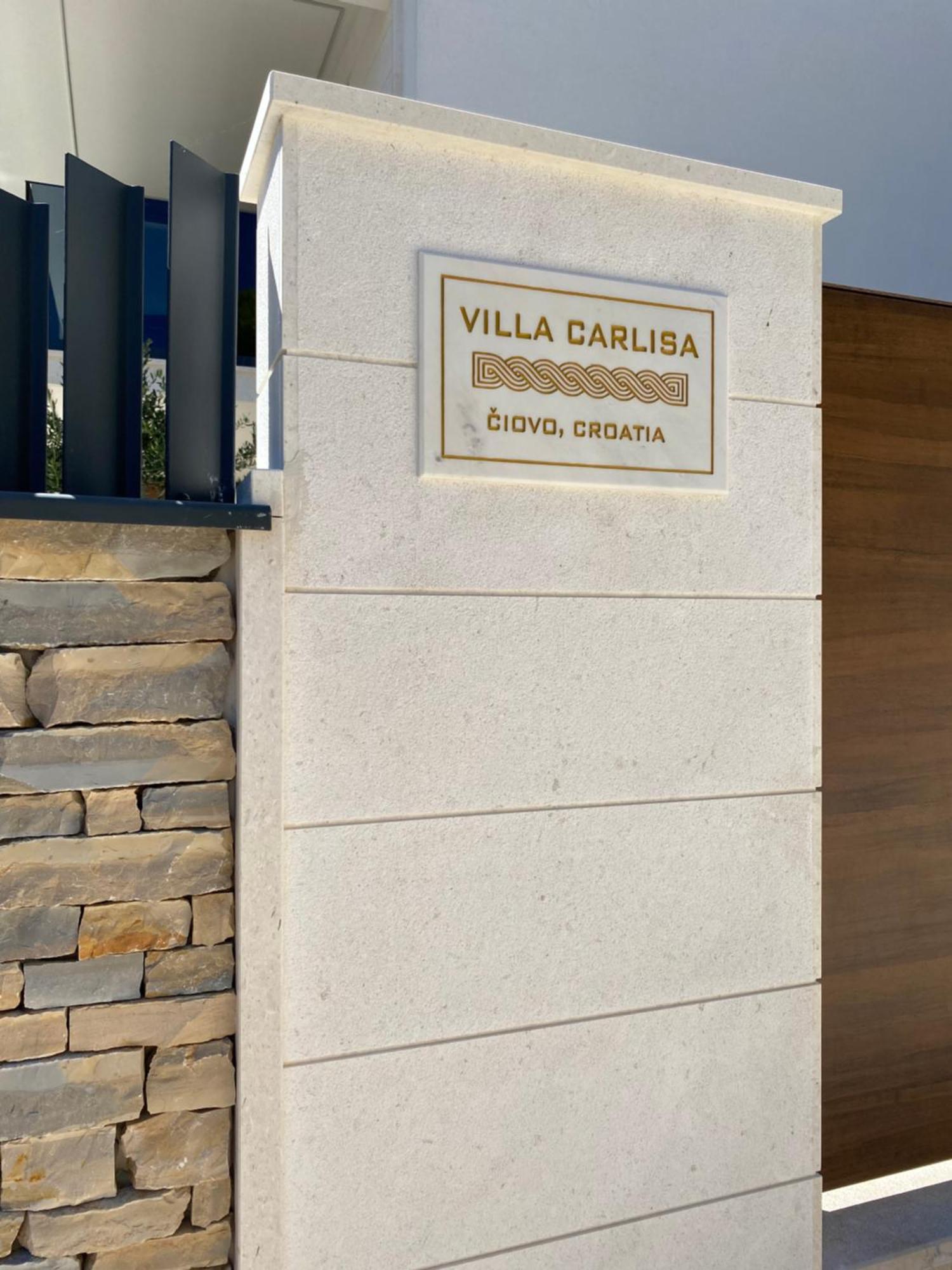 Luxury Beachfront Villa Carlisa Ciovo Exterior photo